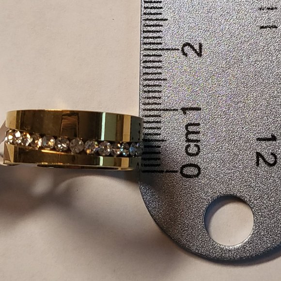 New gold tone and zircon ring size 7 - Picture 8 of 8
